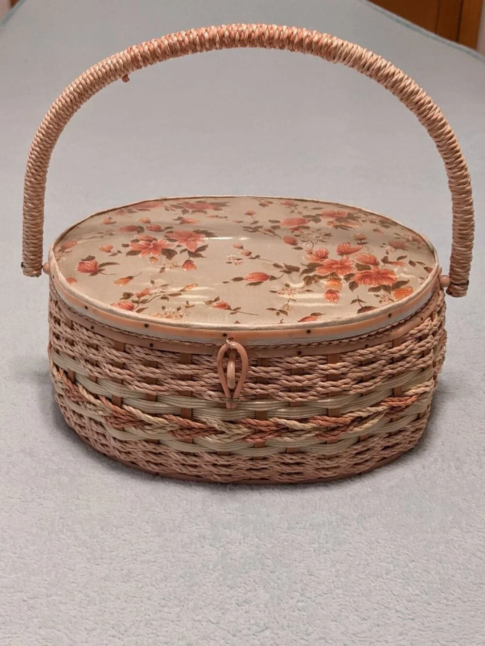 Vtg 60’s Woven Wicker Sewing Basket Japan Pink Floral Tapestry Top Cottagecore